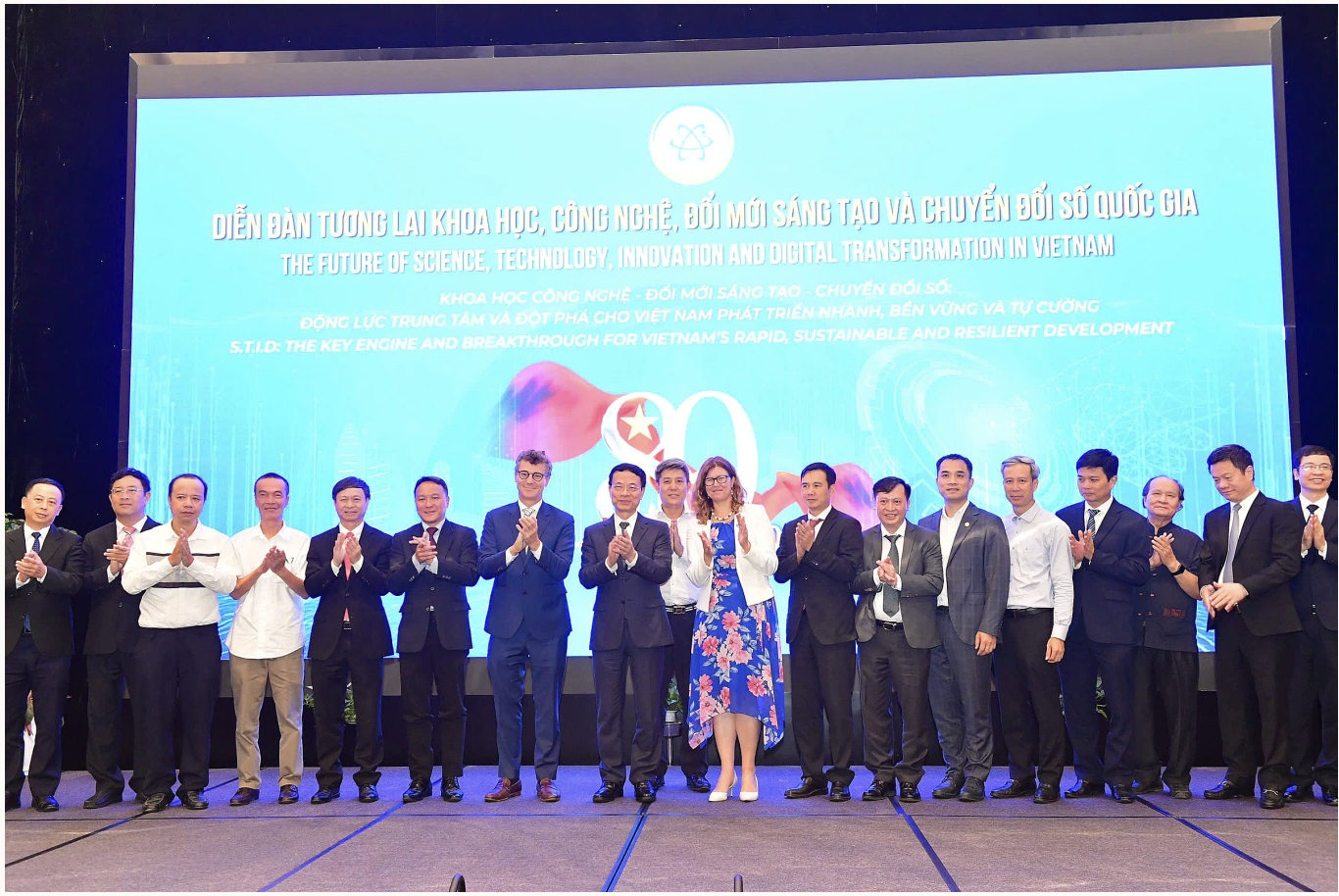 ‘Khoa học công nghệ đồng hành cùng dân tộc’